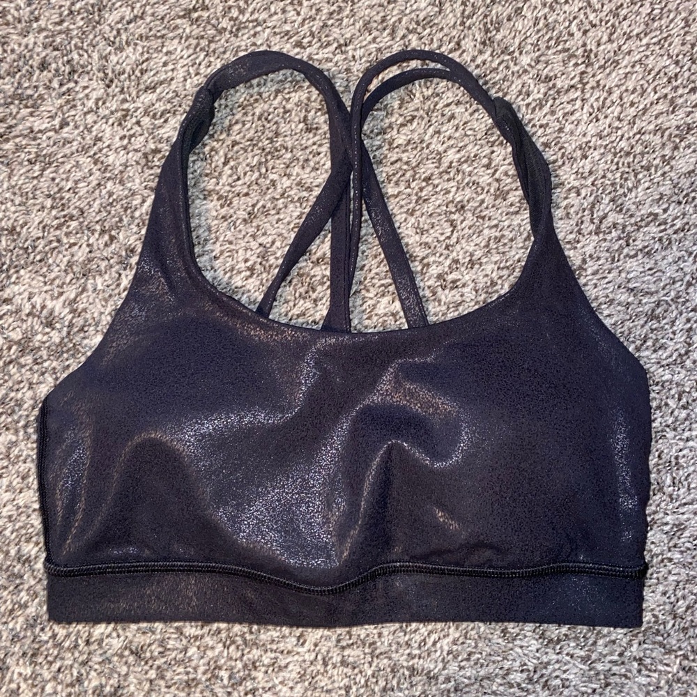 Lululemon energy bra: black shiny/metallic// size 4// removable padding